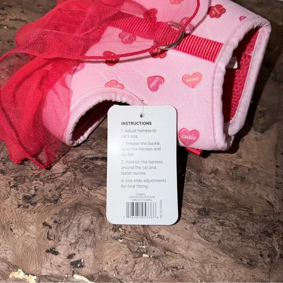 Top Paw Cat Harness with Hearts - Picture 3 of 4